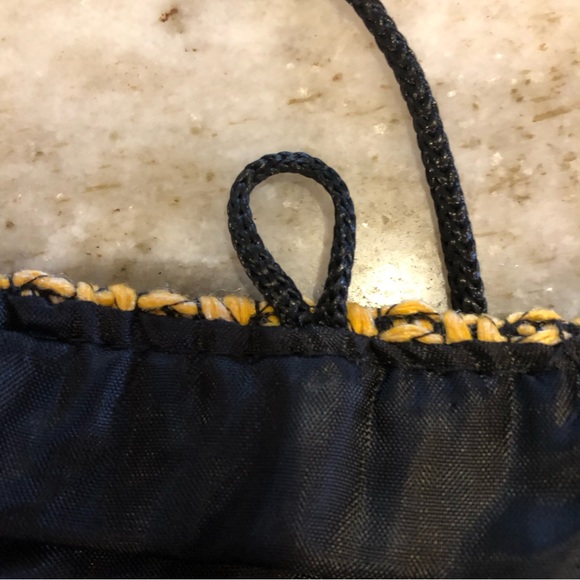 ☀️ NWOT Indonesian Embroidered Knit Handbag - Picture 7 of 8